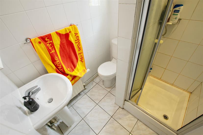 228, Heeley Road - Image 4