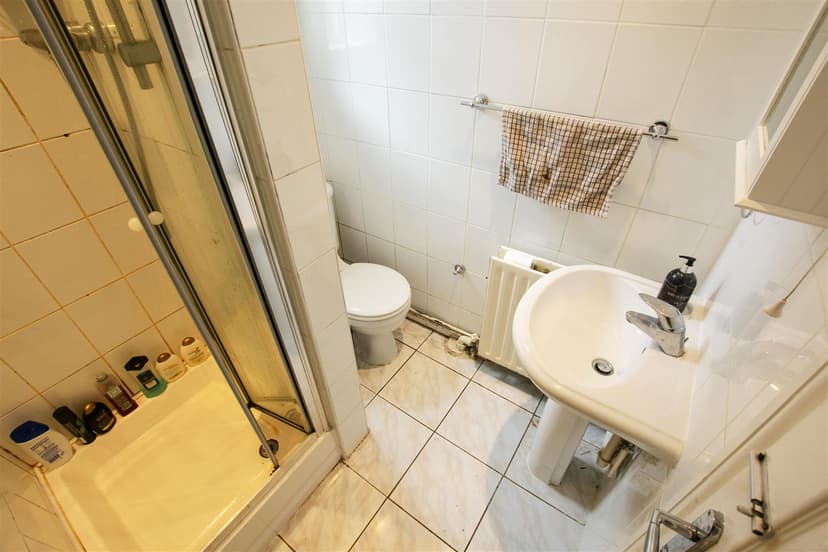 228, Heeley Road - Image 3