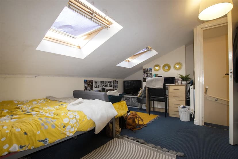 165, Hubert Road - Image 9