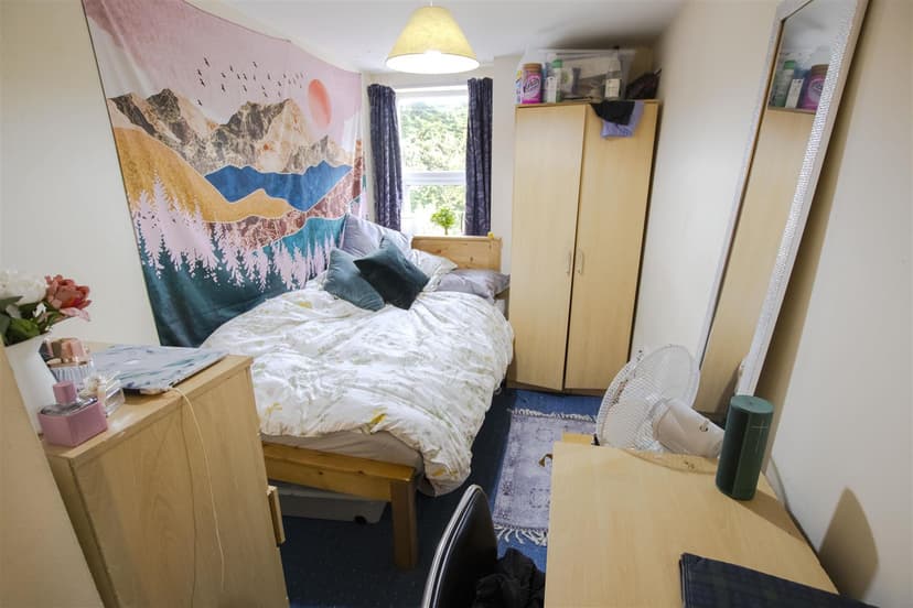 165, Hubert Road - Image 8