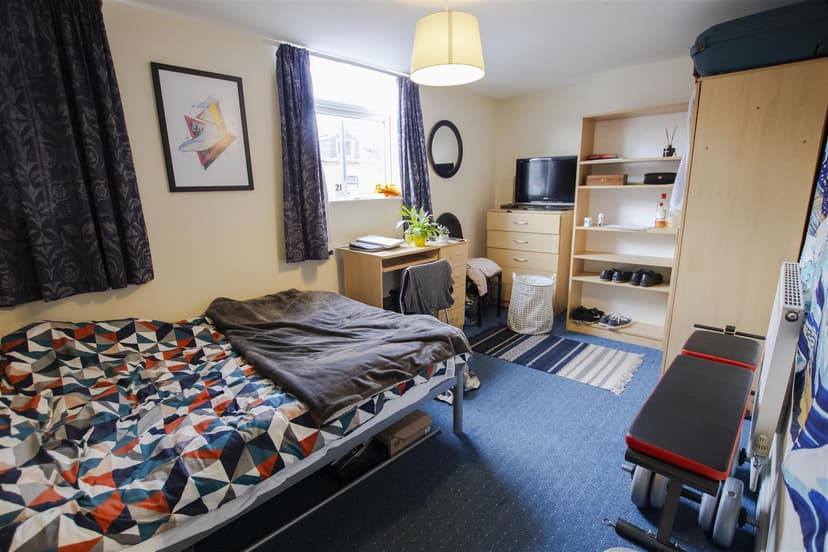 165, Hubert Road - Image 7