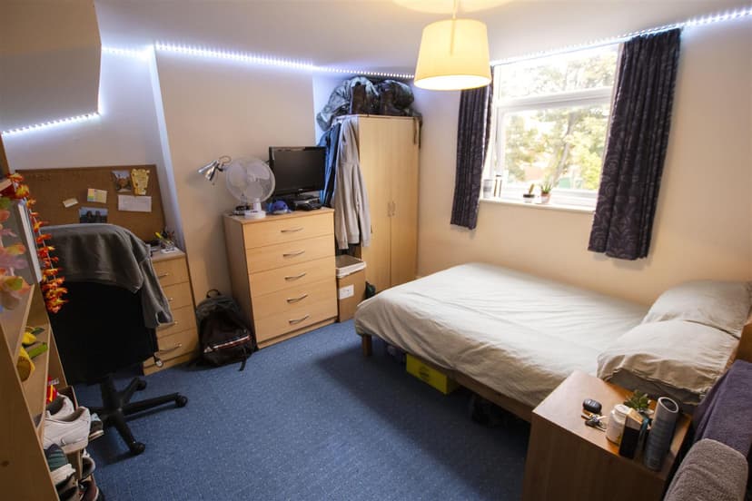 165, Hubert Road - Image 3