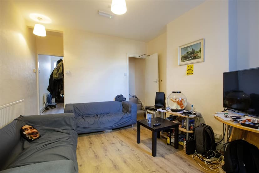 147, Tiverton Road - Image 8