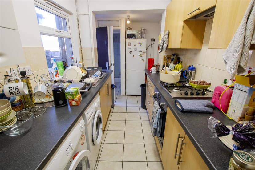 147, Tiverton Road - Image 7