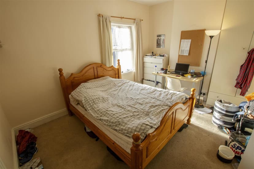 147, Tiverton Road - Image 4