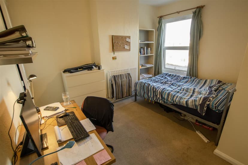 147, Tiverton Road - Image 3