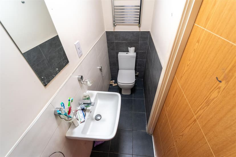 54, Exeter Road - Image 4