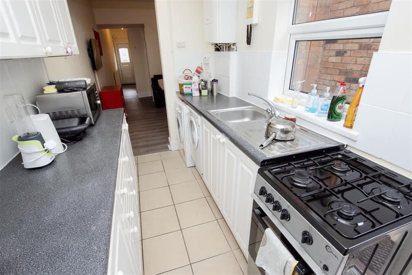 317, Tiverton Road - Image 10