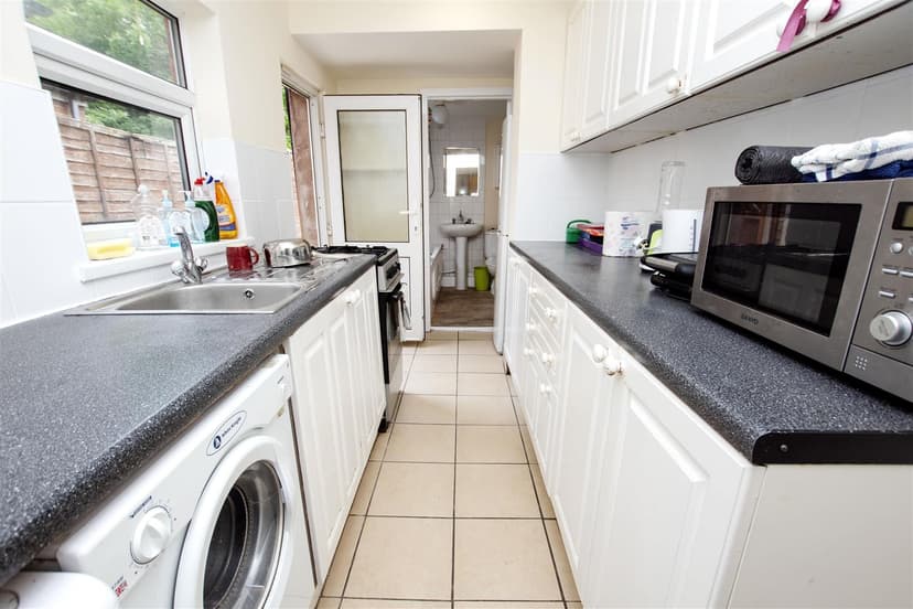 317, Tiverton Road - Image 9