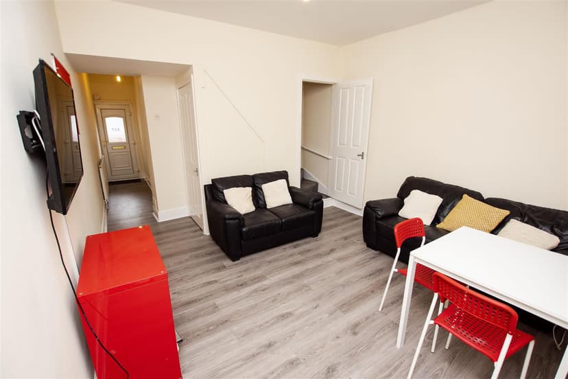 317, Tiverton Road - Image 8