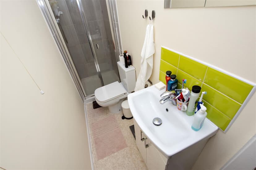 317, Tiverton Road - Image 3