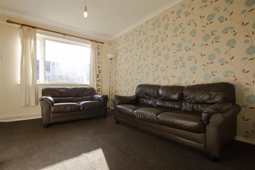 21, Fladbury Crescent - Image 7