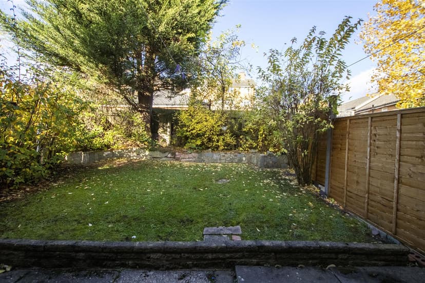 21, Fladbury Crescent - Image 4