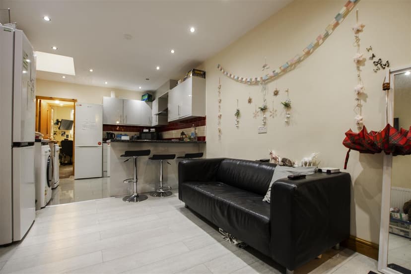 217a, Tiverton Road - Image 10