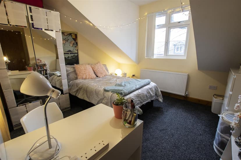 217a, Tiverton Road - Image 14