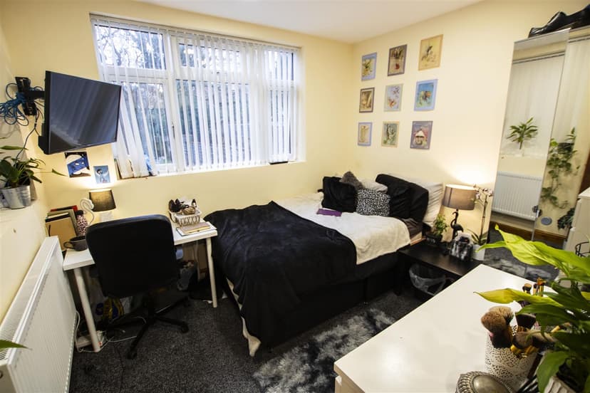 217a, Tiverton Road - Image 8