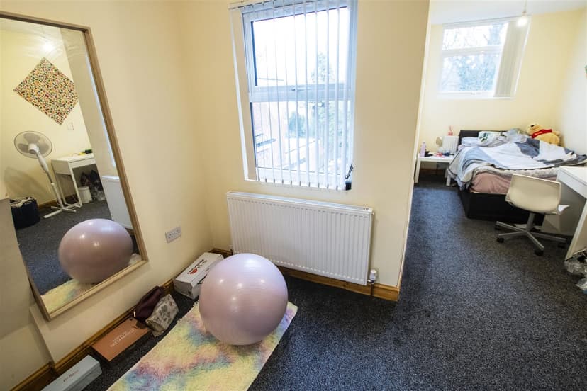 217a, Tiverton Road - Image 5