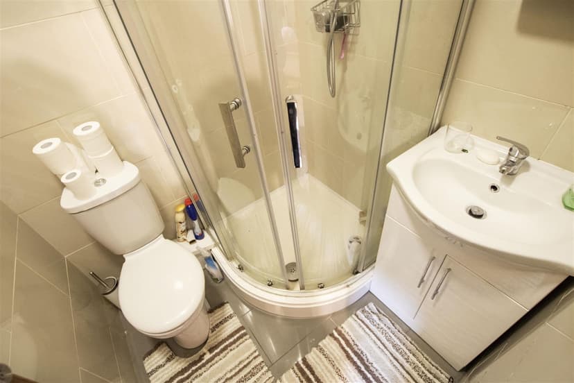 217a, Tiverton Road - Image 4