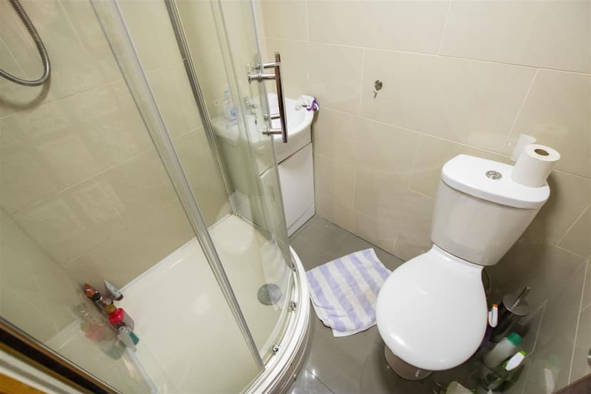 217a, Tiverton Road - Image 3