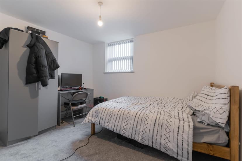 14, Exeter Road - Image 12