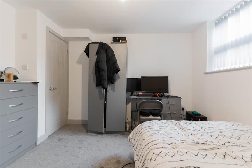 14, Exeter Road - Image 9