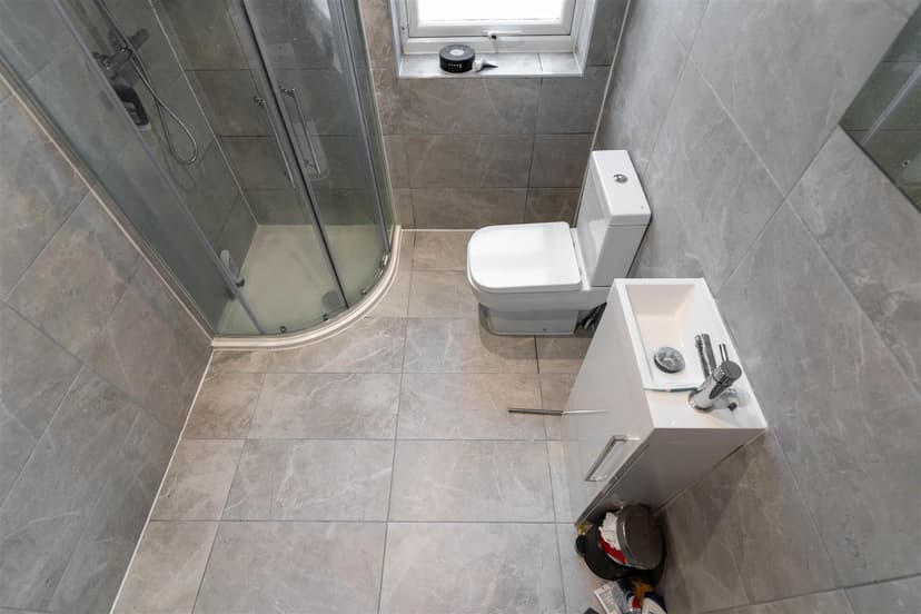 14, Exeter Road - Image 1