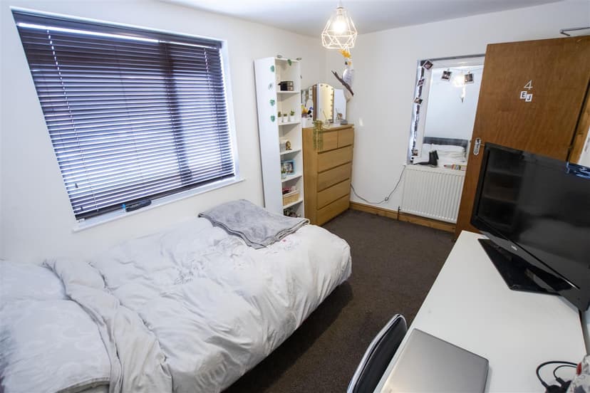 9, Warwards Lane - Image 12