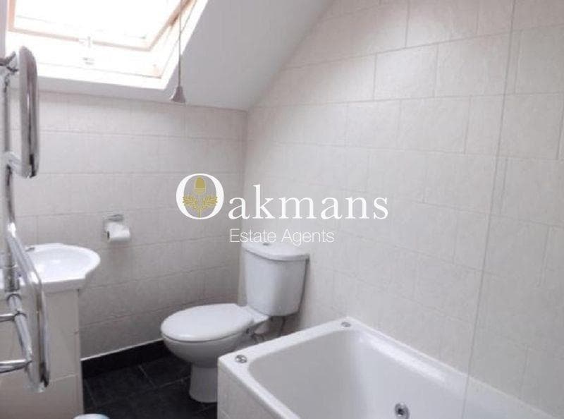 9, Warwards Lane - Image 5