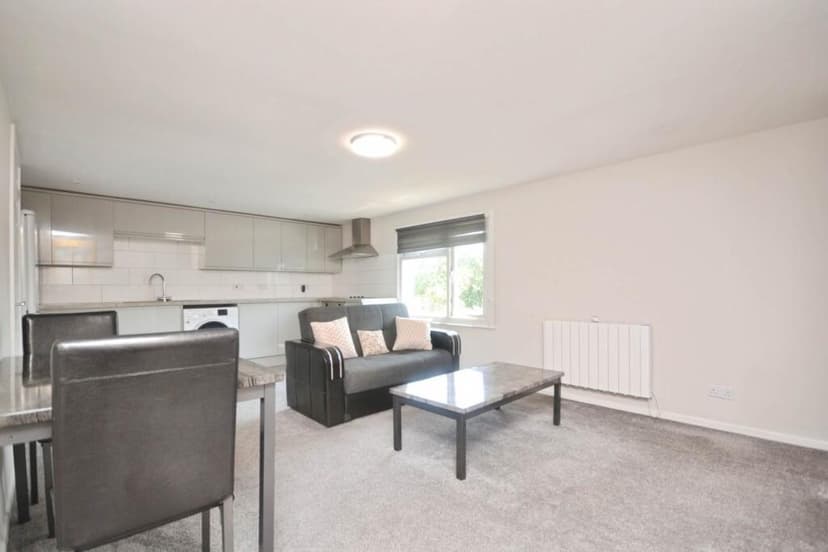 Erleigh Road - Image 5