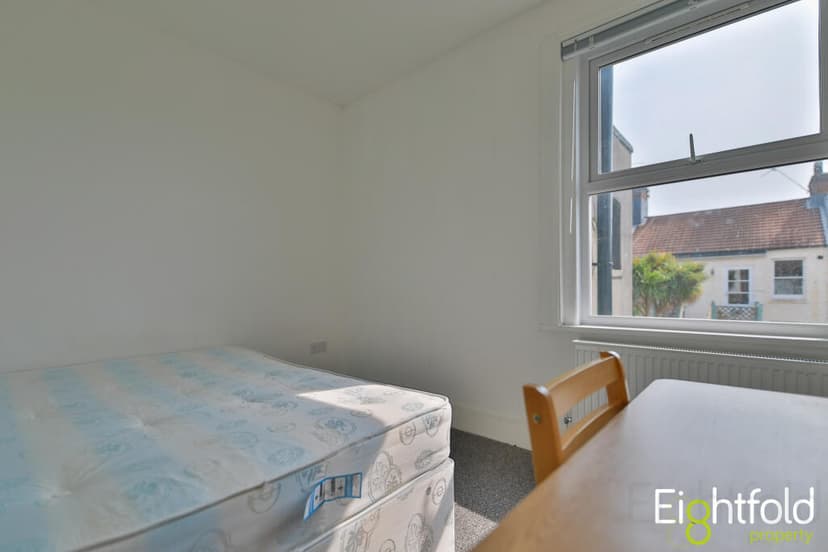 Shanklin Road - Image 6