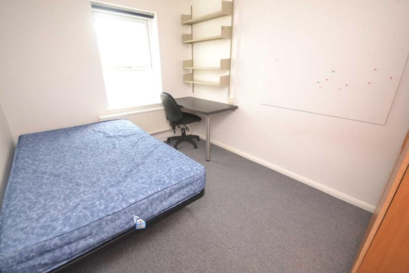 Allcroft Road - Image 4