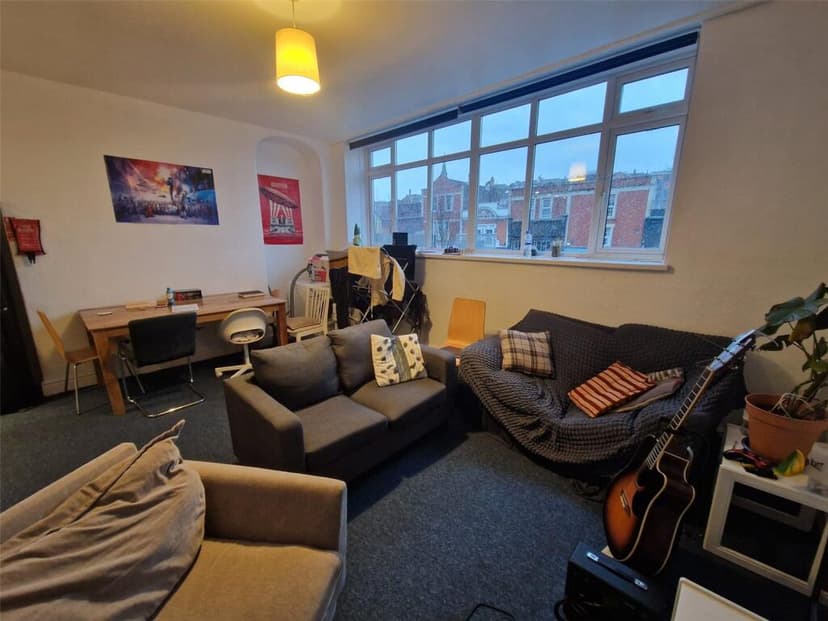 Gloucester Road - Image 5