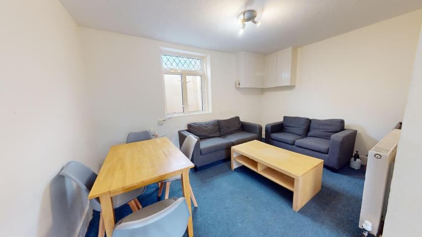 Park Crescent Road - Image 6