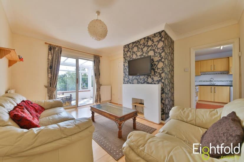 Major Close - Image 2