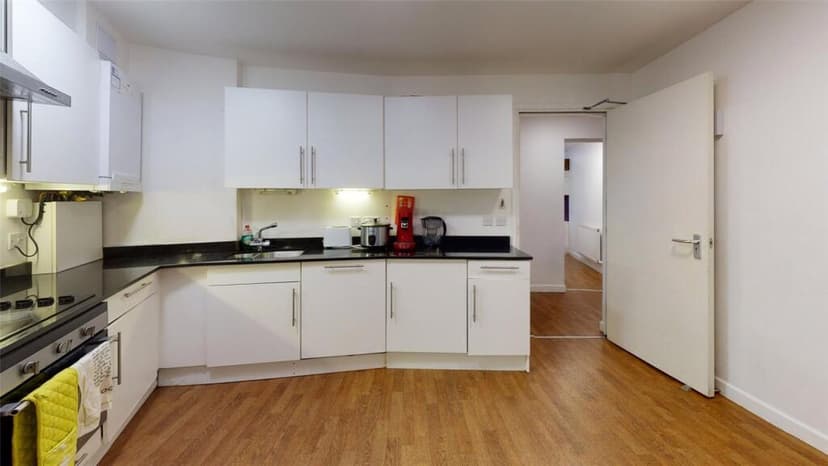 9 Pipe Lane Apartments - Image 1