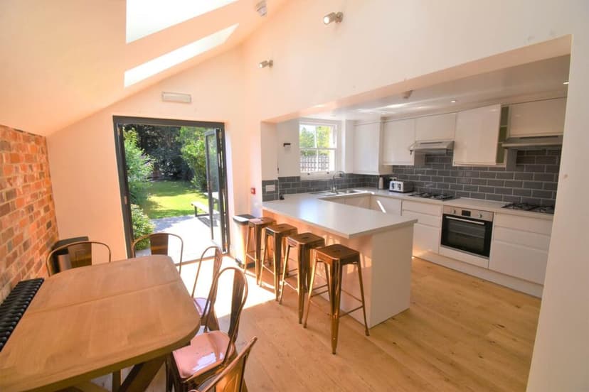 Donnington Road - Image 1