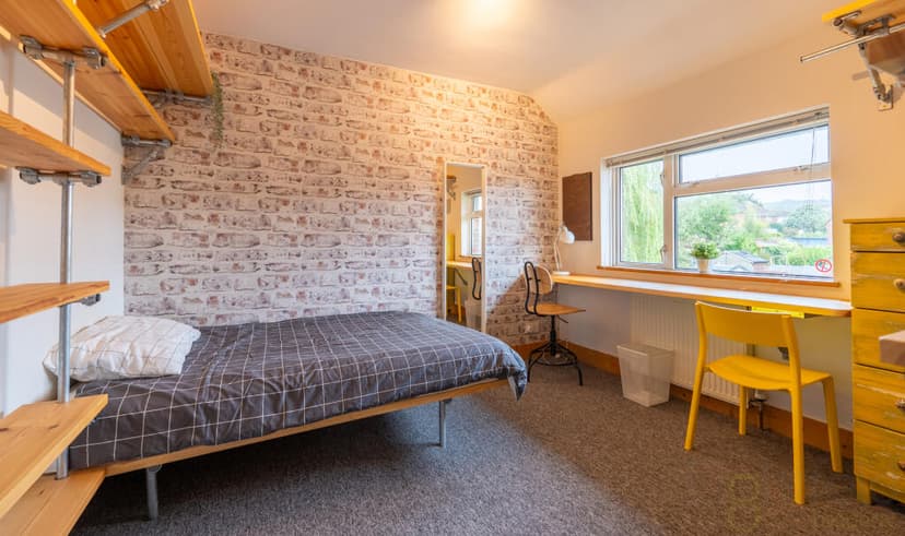 Ashburnham Drive - Image 4