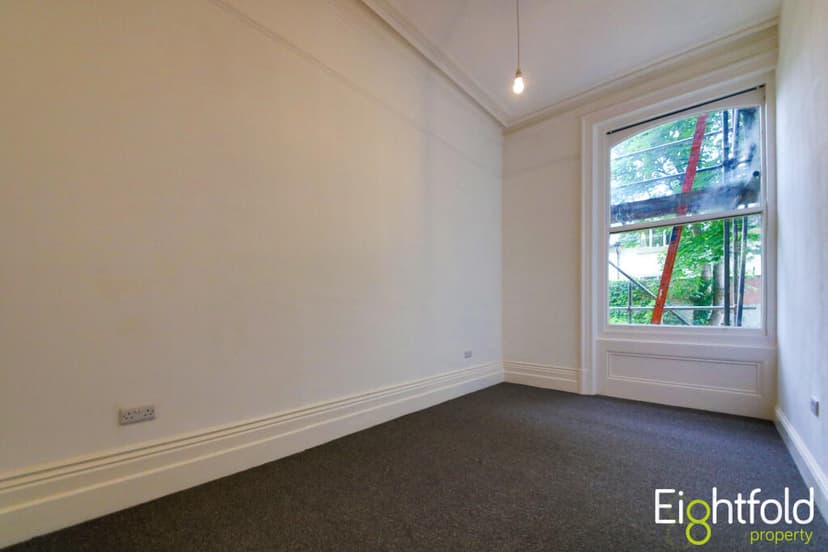 Cromwell Road - Image 8