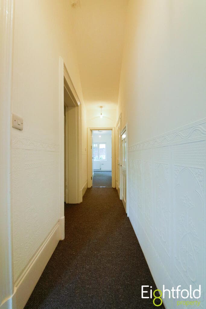 Cromwell Road - Image 7