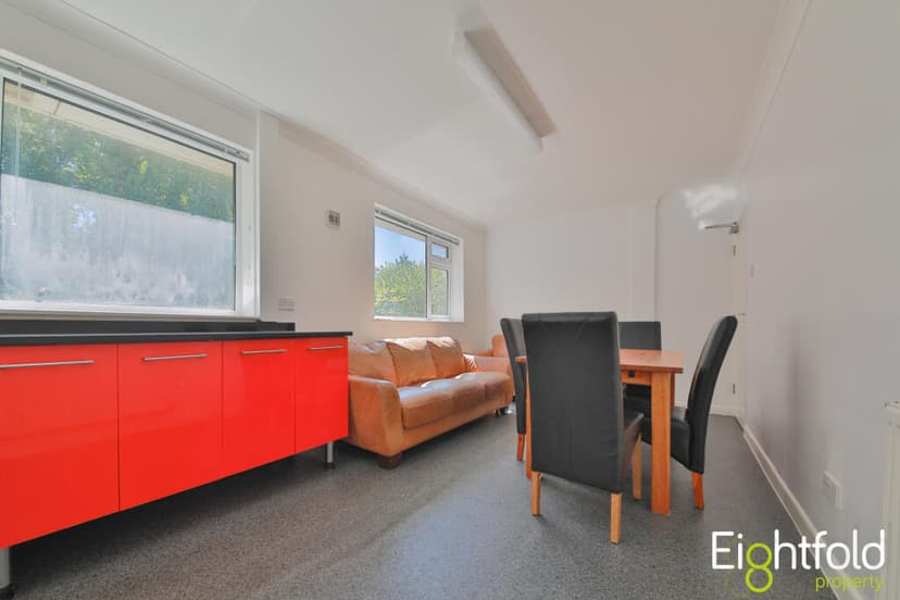 Crespin Way - Image 4