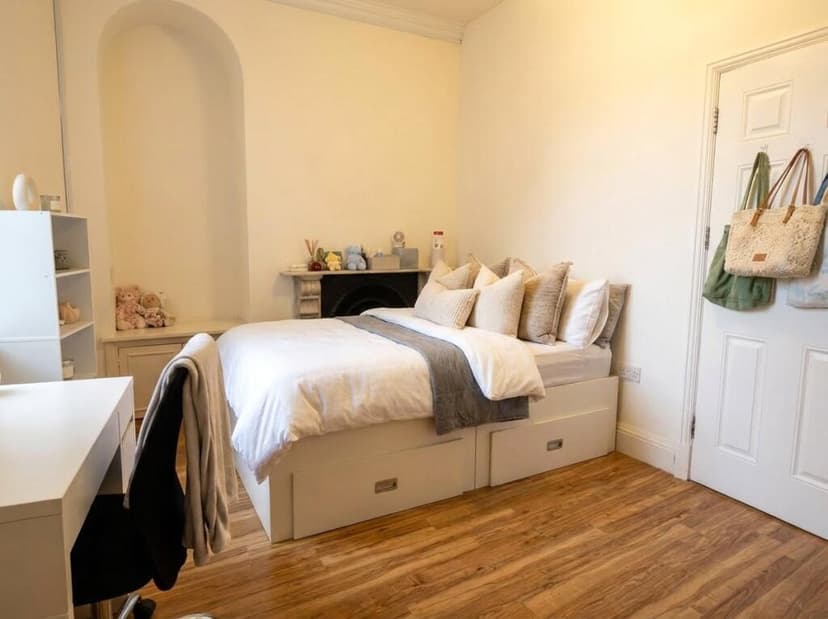 St Michaels Hill - Image 1