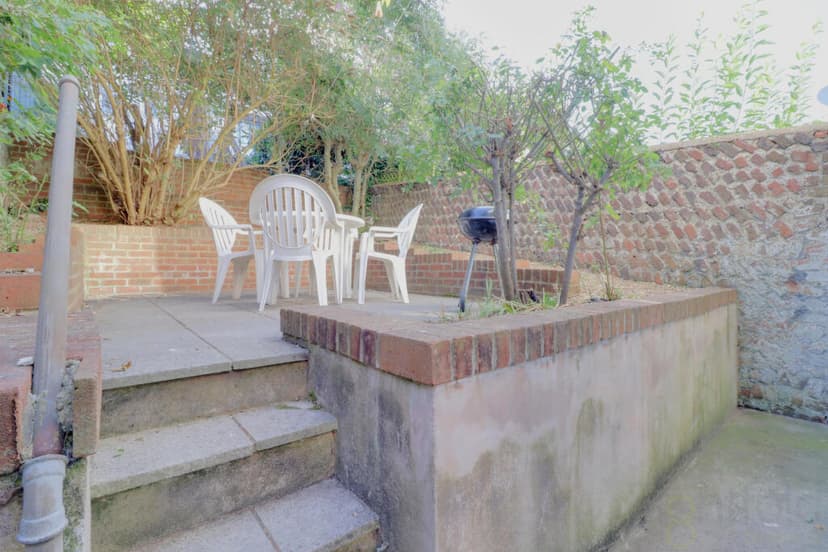 Whippingham Road - Image 8