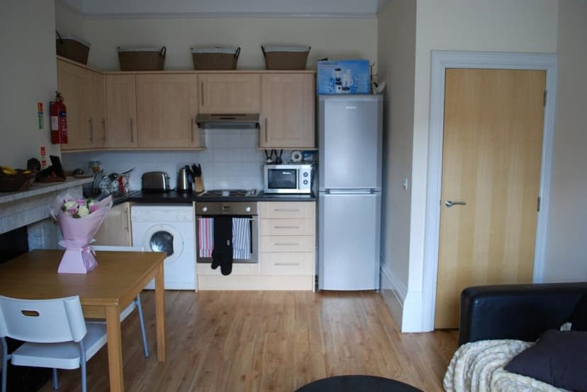 Whiteladies Road (Flat 2) - Image 5