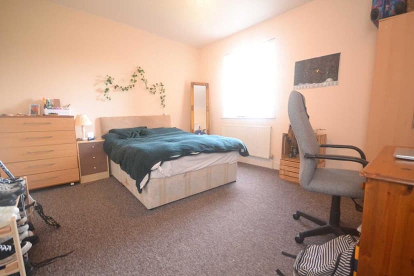 Donnington Gardens - Image 2