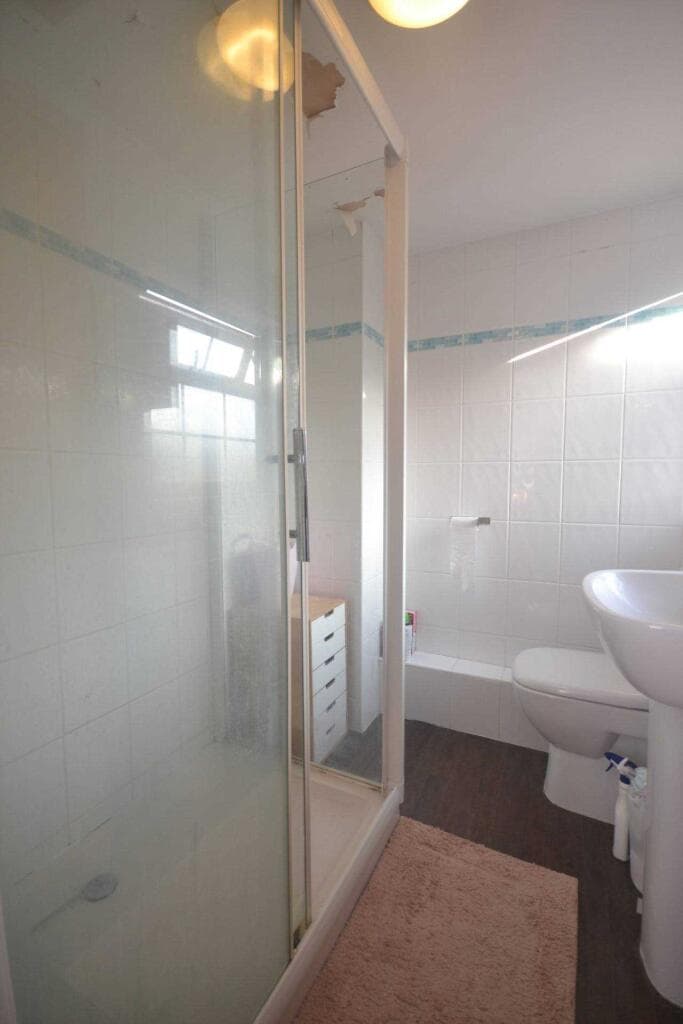 Pitcroft Avenue - Image 3