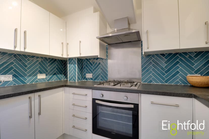 Cross Street - Image 2