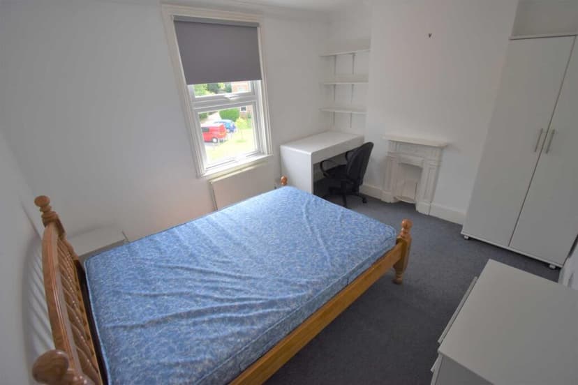 Wokingham Road - Image 5