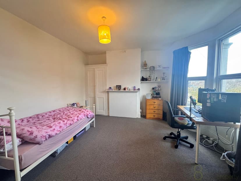 Whippingham Road - Image 5