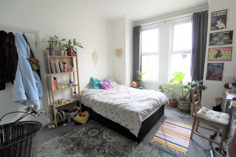 Brading Road - Image 2