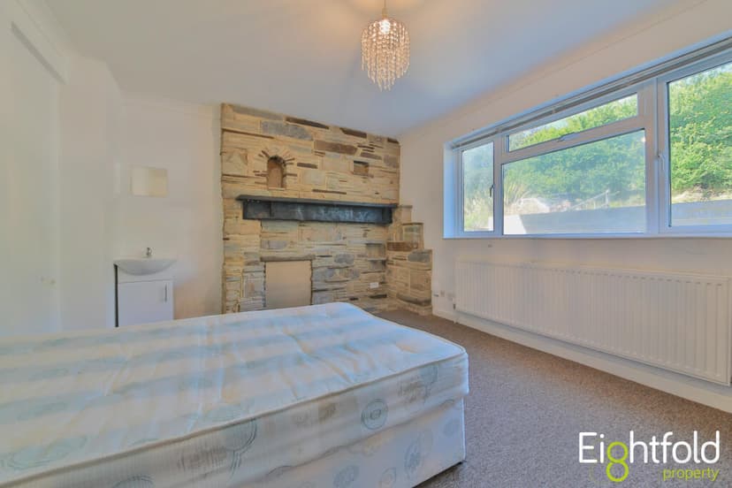 Crespin Way - Image 1